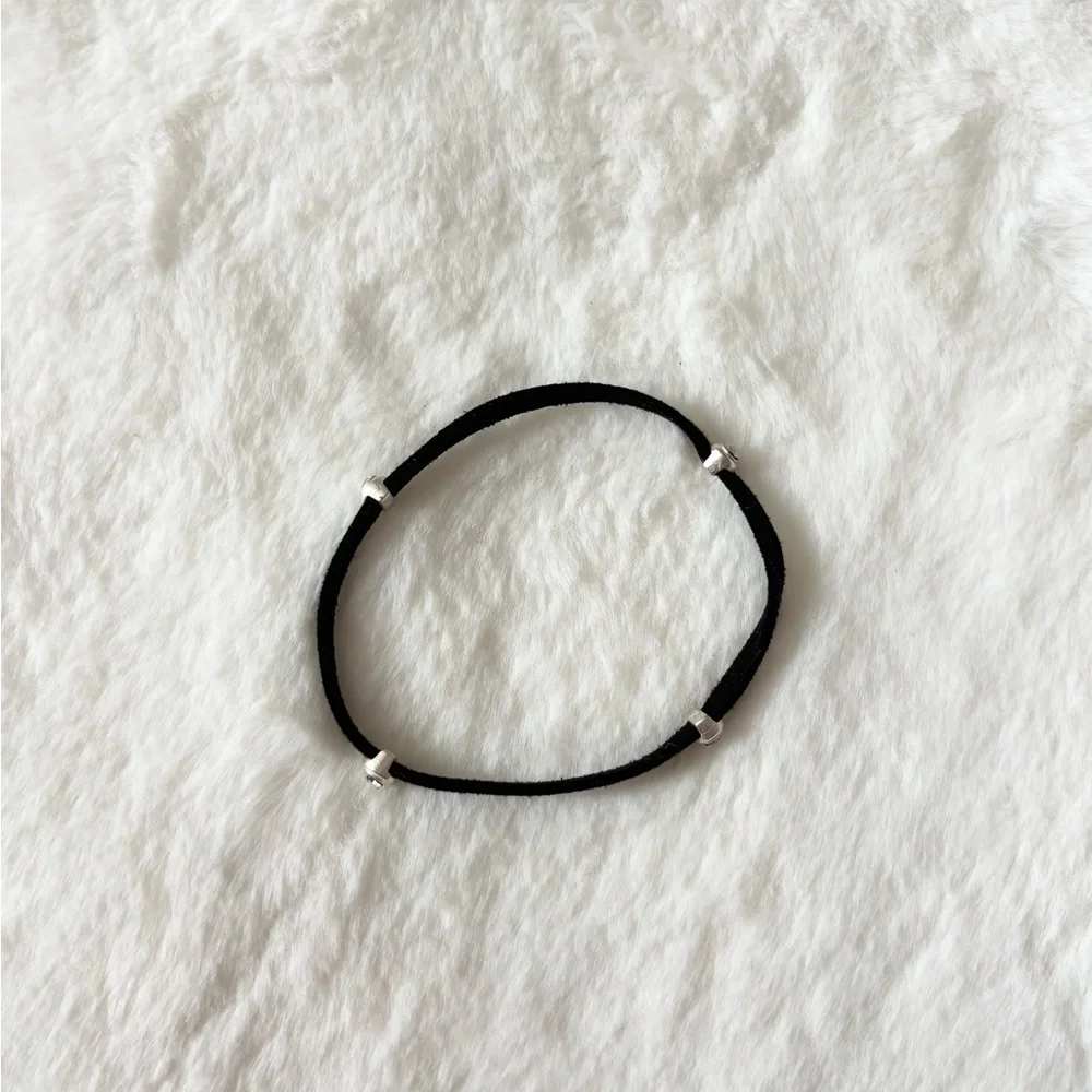 5/$15 🩷 MUST BUNDLE Marlyn Schiff Elegant Black and Silver Rhinestone Bracelet
